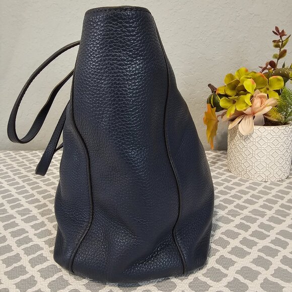 Michael Kors Harper Large Tote – Navy Pebbled Leather | EUC - Picture 4 of 16